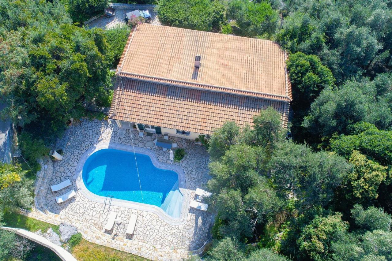 Villa Natasha Katavolos Exterior photo