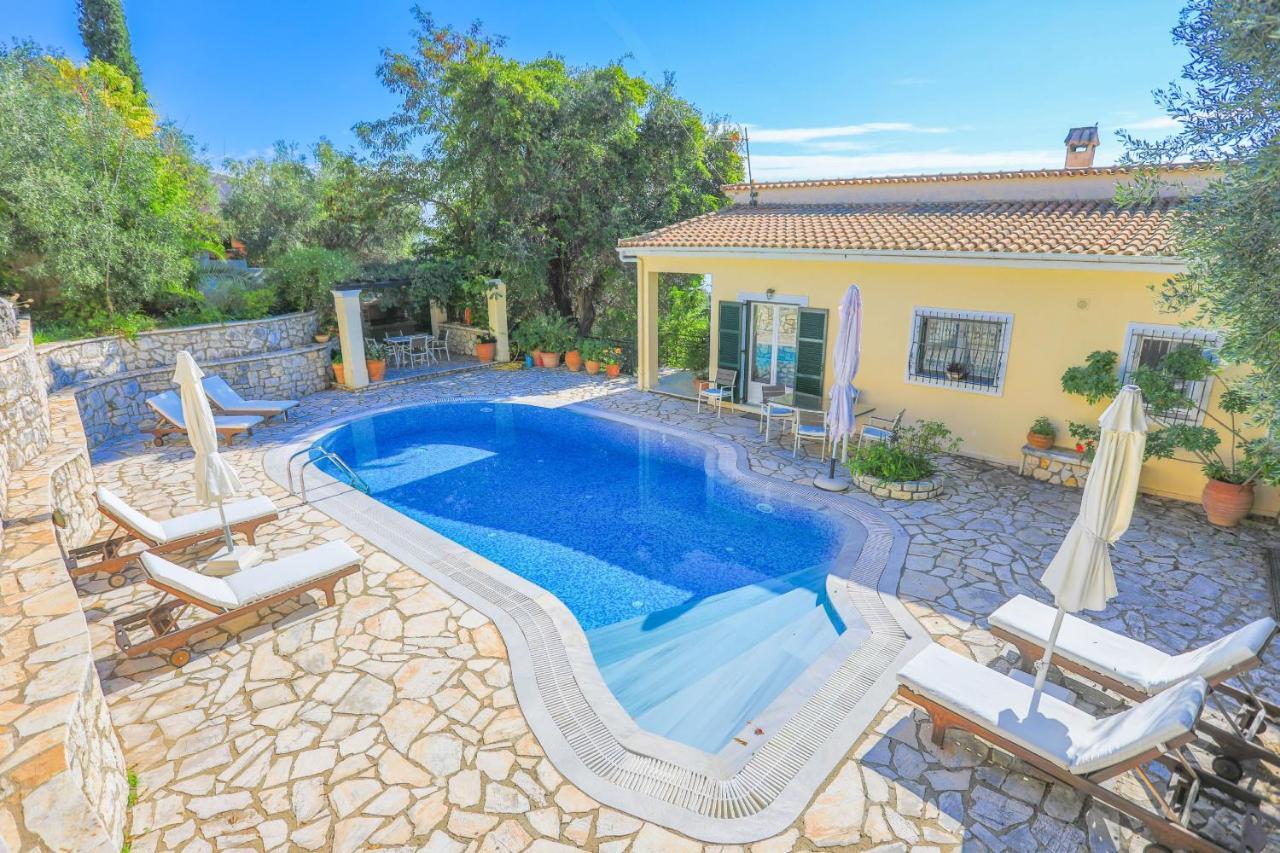Villa Natasha Katavolos Exterior photo