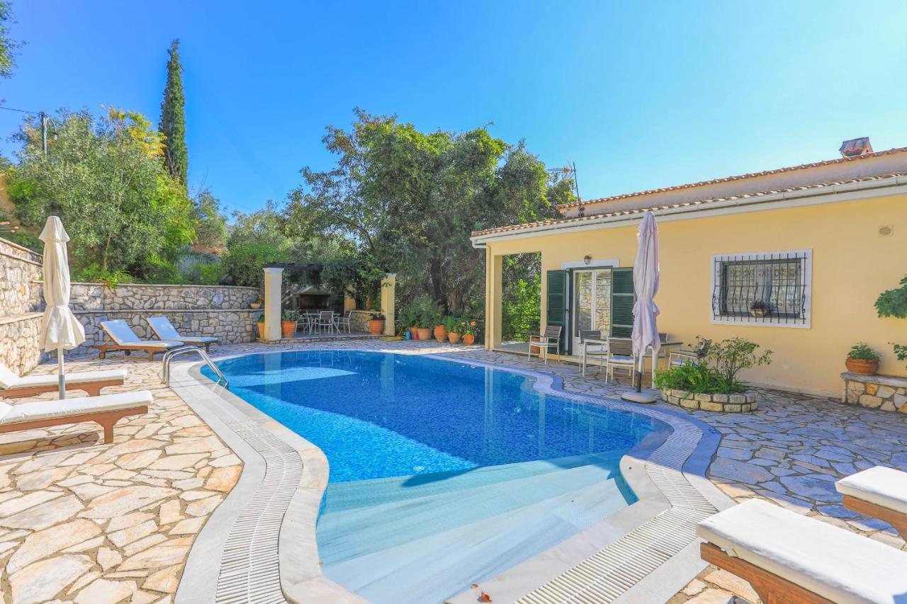 Villa Natasha Katavolos Exterior photo